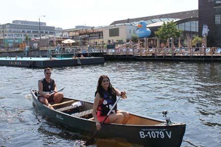 Badeschiff auf der Spree